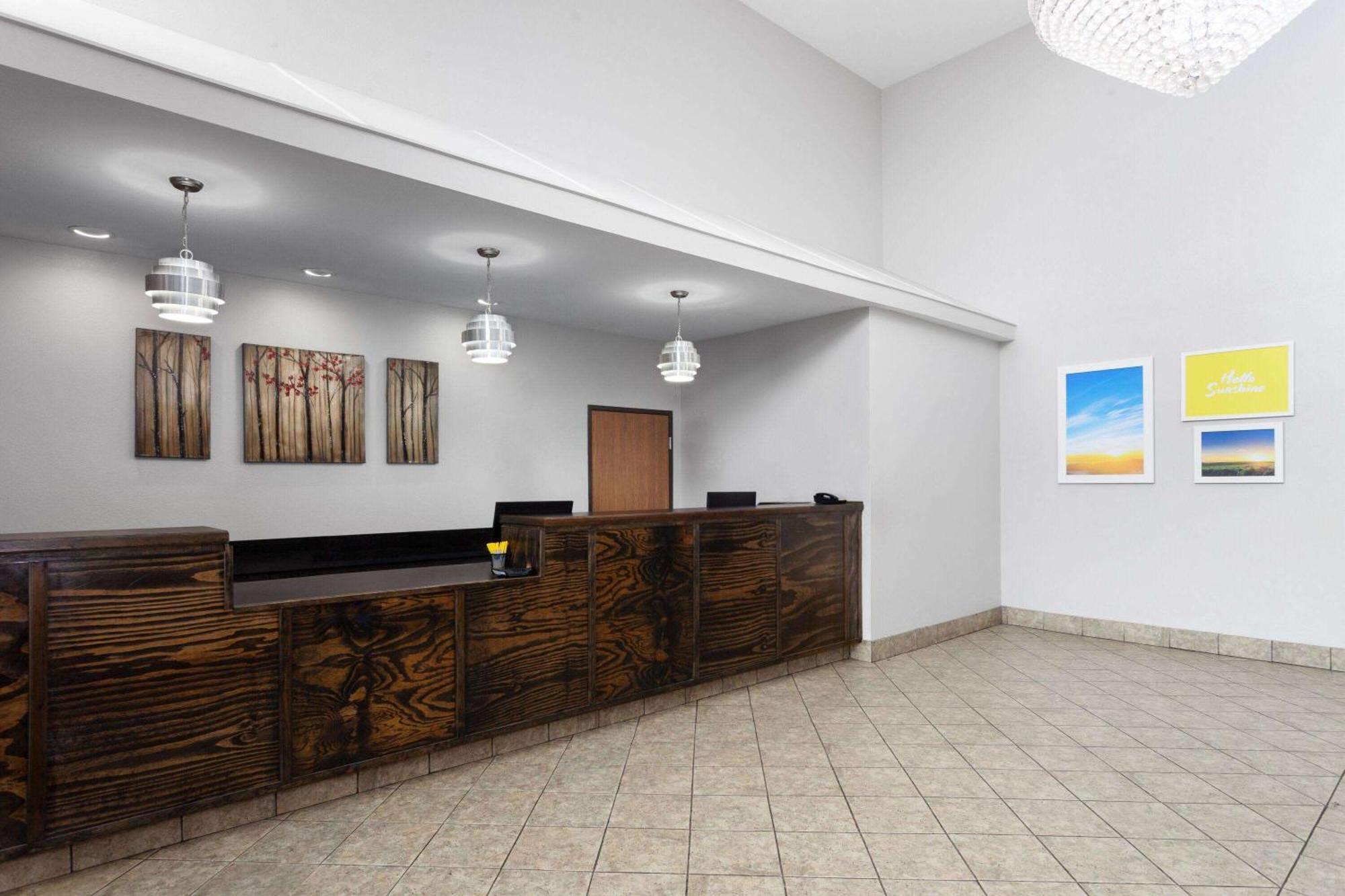 Days Inn & Suites By Wyndham Of Morris Exterior foto